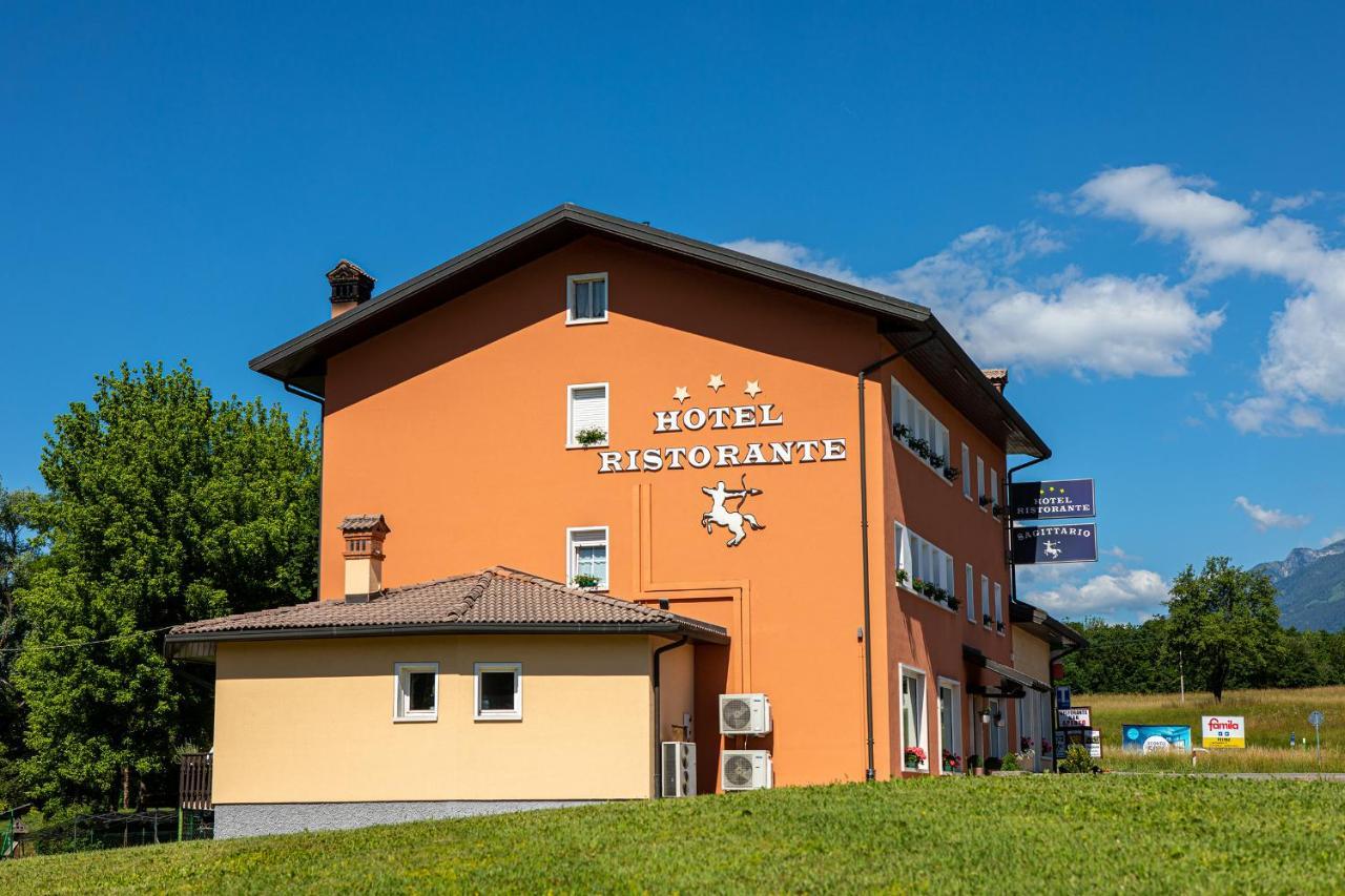 Hotel Ristorante Sagittario Feltre Exterior photo